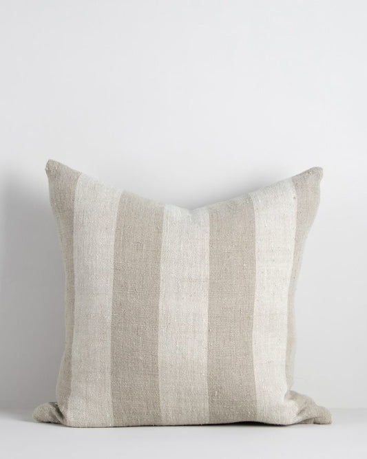 © Bannockburn cushion taupe