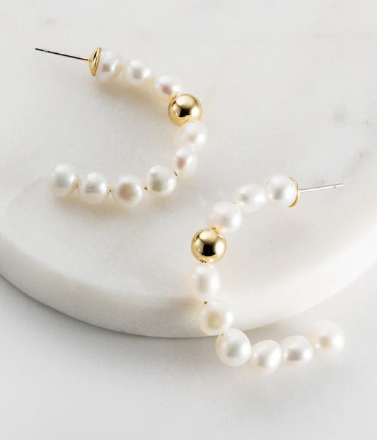 Chloe pearl earring gold