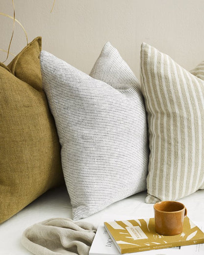 © Sandridge cushion off white