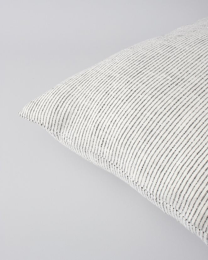 © Sandridge cushion off white